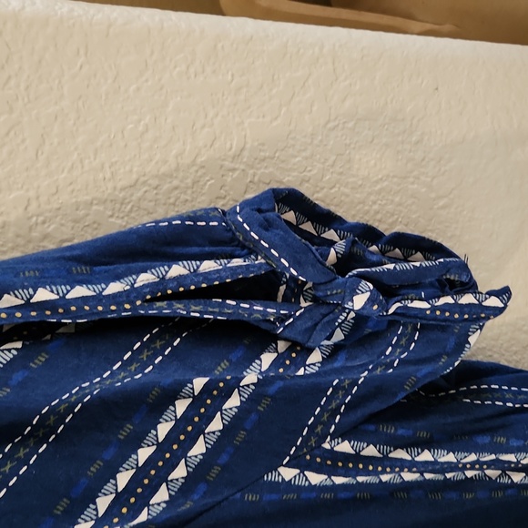 Top - Picture 4 of 6